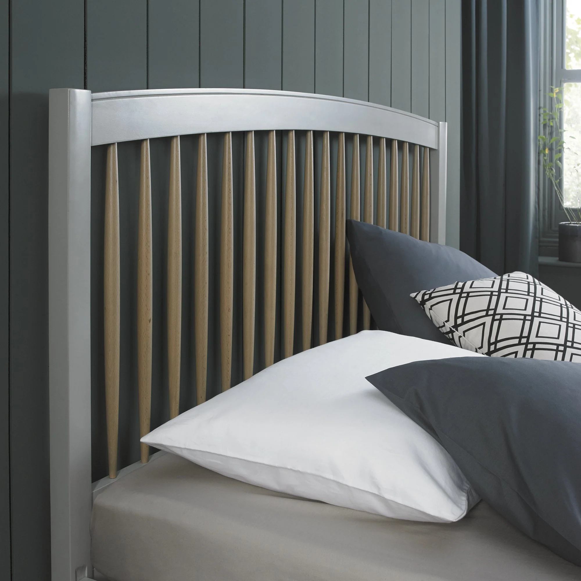 GUIA 135CM SPINDLE LOW FOOTEND BEDSTEAD - Image 4