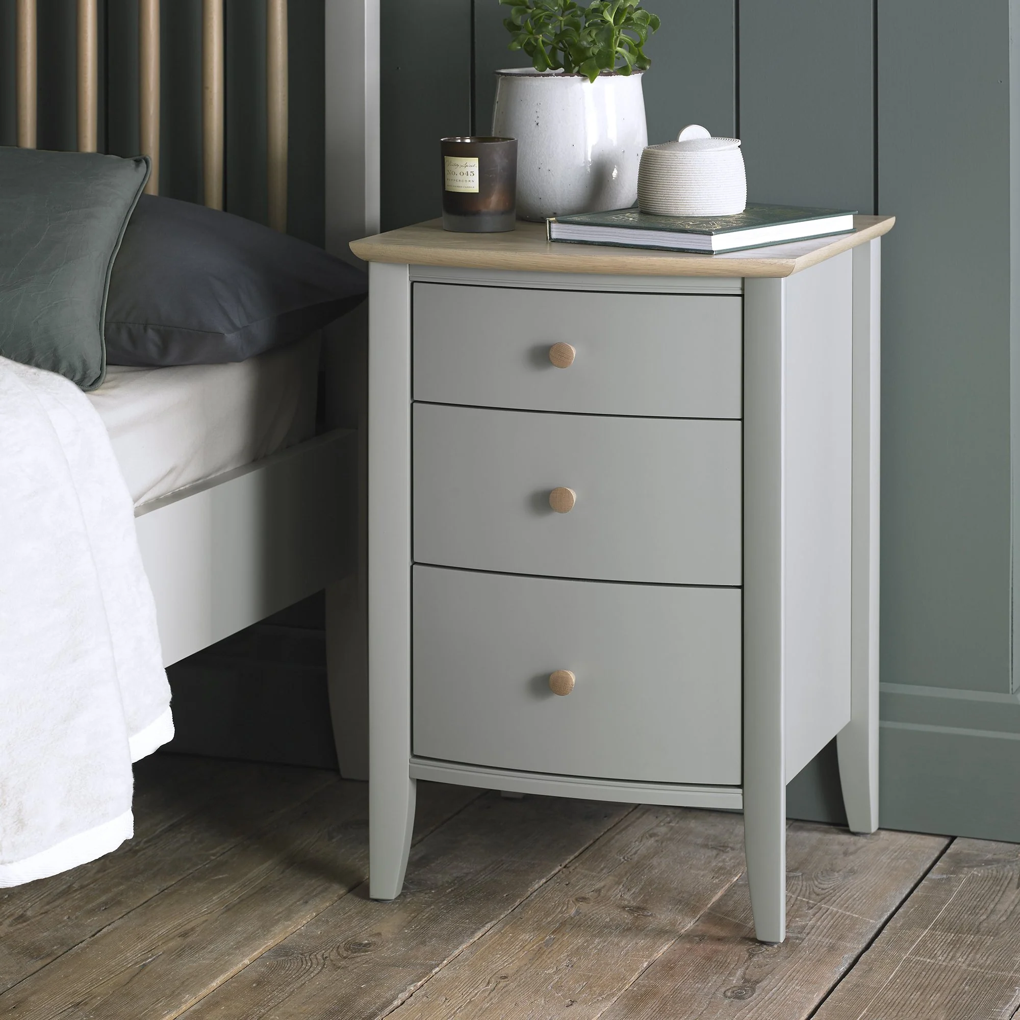 GUIA 3 DRAWER NIGHTSTAND - Image 3