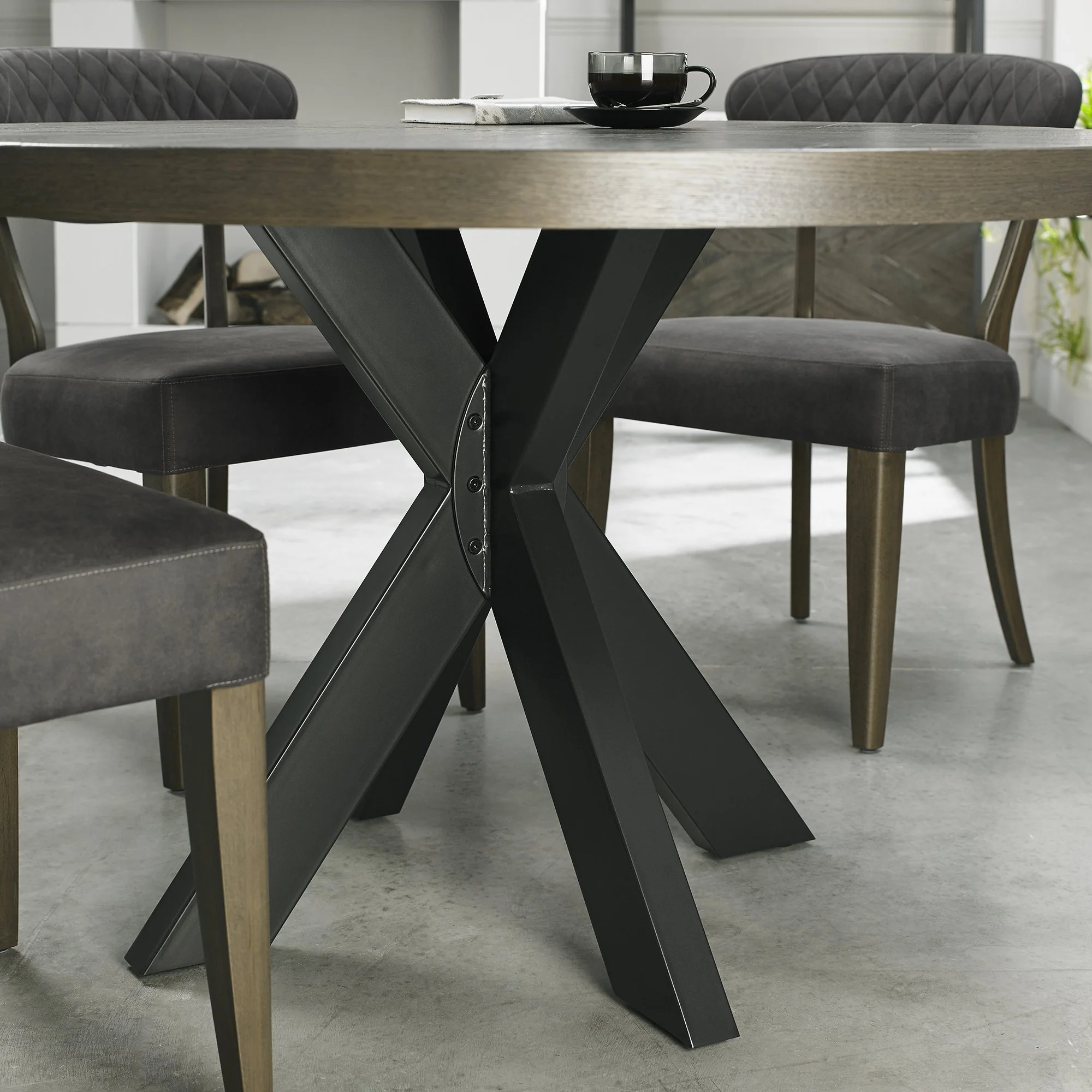 MARLAY CIRCULAR DINING TABLE - Image 3